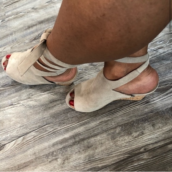 MARC FISHER open toe tie up tan espadrille shoes - Picture 5 of 16